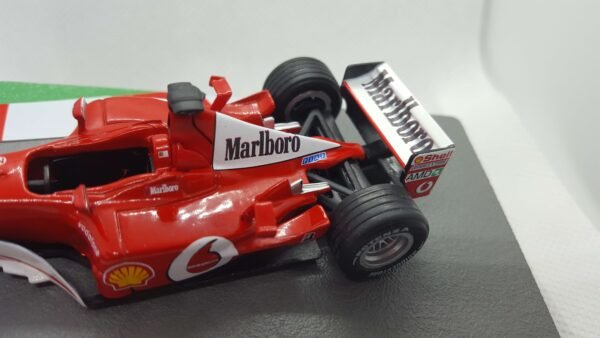 Scalemodz Ferrari F2002 Michael Schumacher marlboro matrica hátulnézet closeup
