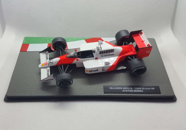 Scalemodz modellautó Formula1 Mclaren MP4 versenyautó csíkos maitricákkal
