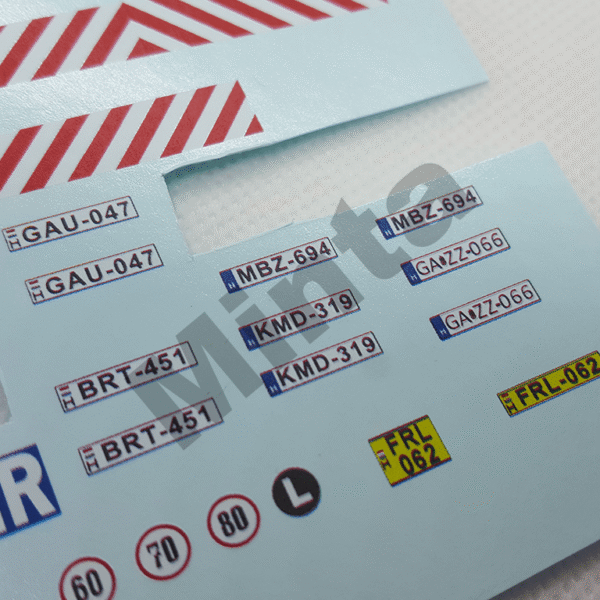 Scalemodz fém modellautó egyedi rendszámtábla