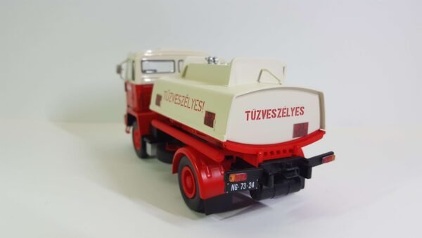 Scalemodz fém modell teherautó Áfor ADR vizes matrica hátulnézet