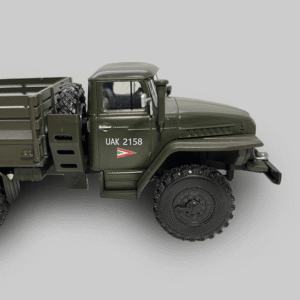 Scalemodz fém modell teherautó Magyar katonai Ural vizes matrica oldalnézet