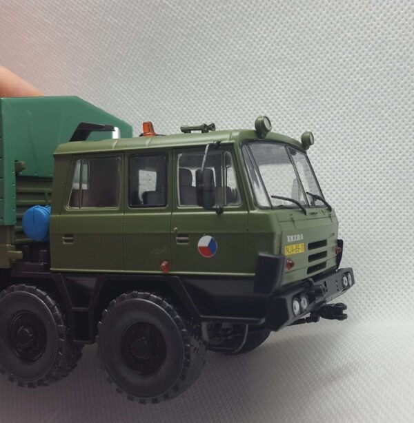 Scalemodz fém modell teherautó Cseh katonai Tatra vizes matrica elölnézet