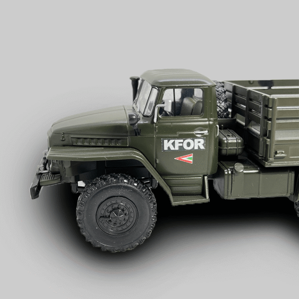 Scalemodz fém modell teherautó KFOR katonai Ural vizes matrica oldalnézet