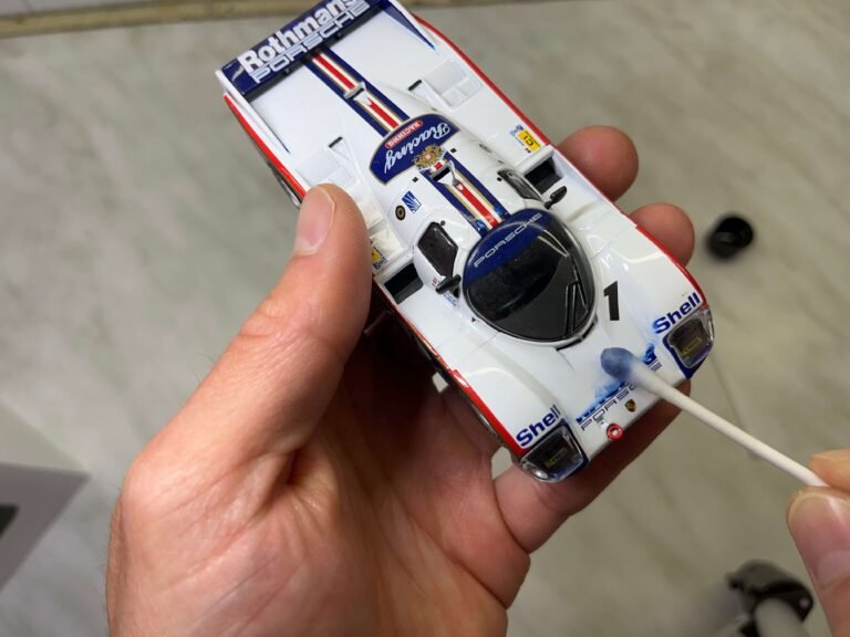 Scalemodz matrica eltávolítása modellautóról vizes matrica