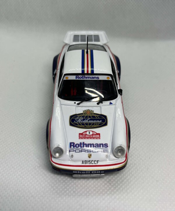 Scalemodz fém modellautó Porsche 911 SC RS elölnézet Rothmans matrica