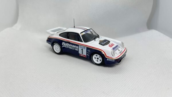 Scalemodz fém modellautó Porsche 911 SC RS oldalnézet Rothmans matrica
