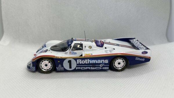 Scalemodz fém modellautó Porsche 962 LeMans oldalnézet Rothmans vizes matrica
