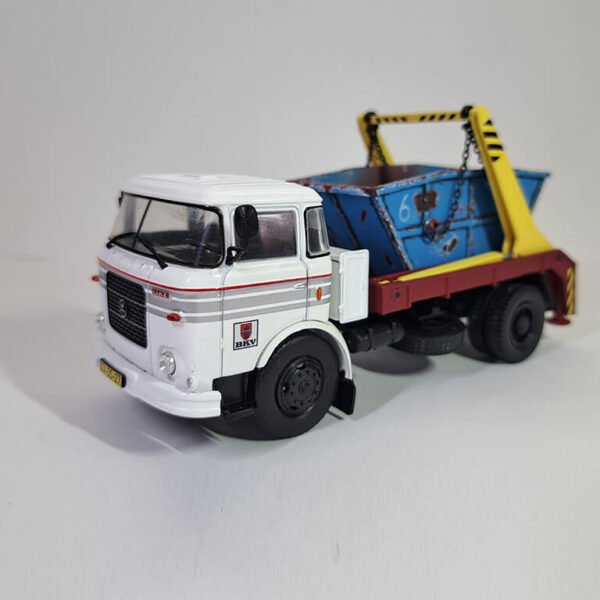 Scalemodz fém modell teherautó Skoda RTH BKV vizes matrica oldalnézet