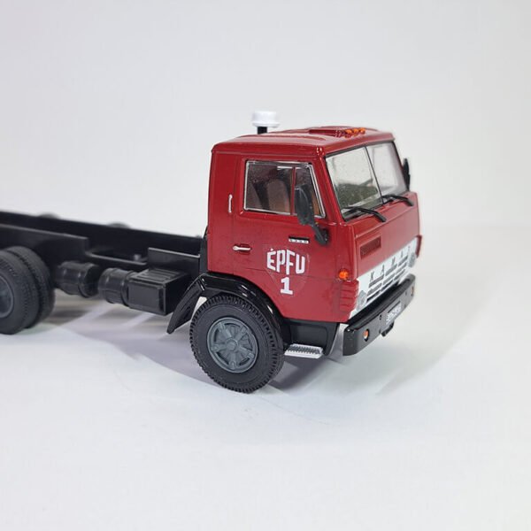 Scalemodz fém modell teherautó Kamaz Épfu vizes matrica oldalnézet
