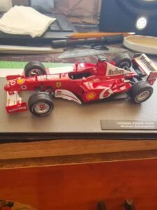 Scalemodz fém modellautó Formula1 vizes maitricákkal