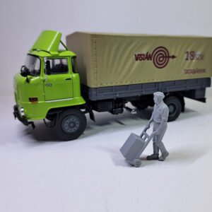 Scalemodz_3dprinted_courier_figure_1 Scalemodz 3D nyomtatott Fuvaros Figura Festettlen